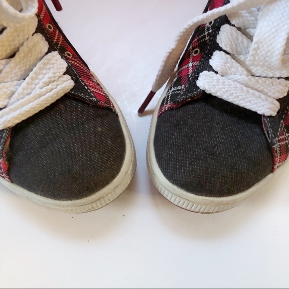 First round plaid; high top Puma; Size 5.5 - Picture 7 of 8